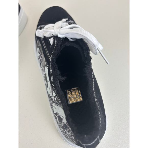Black Canvas Sneakers with Skull Graphic. Size 42, Women’s US Size 11 - Picture 6 of 8